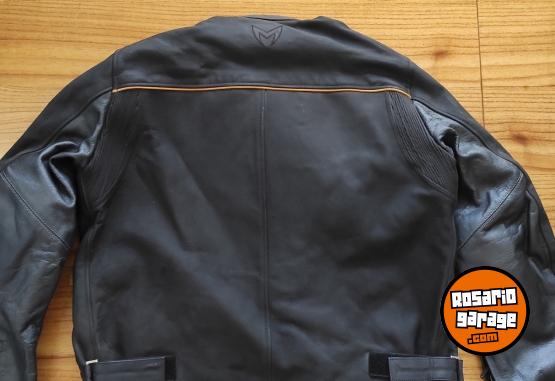 Indumentaria - Campera cuero Motorman con proteccion - En Venta