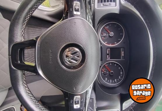 Autos - Volkswagen Suran Highline 2015 Nafta 111000Km - En Venta