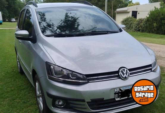 Autos - Volkswagen Suran Highline 2015 Nafta 111000Km - En Venta