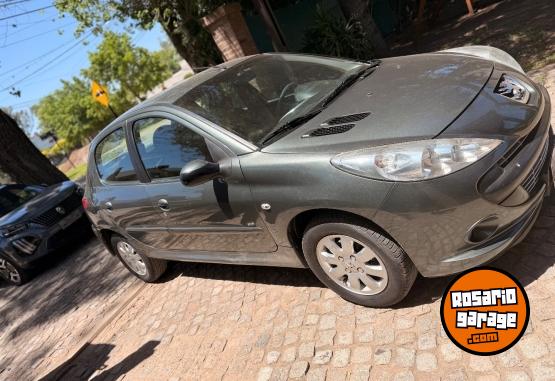 Autos - Peugeot 207 compact 2011 Diesel 104000Km - En Venta