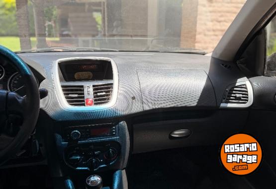 Autos - Peugeot 207 compact 2011 Diesel 104000Km - En Venta