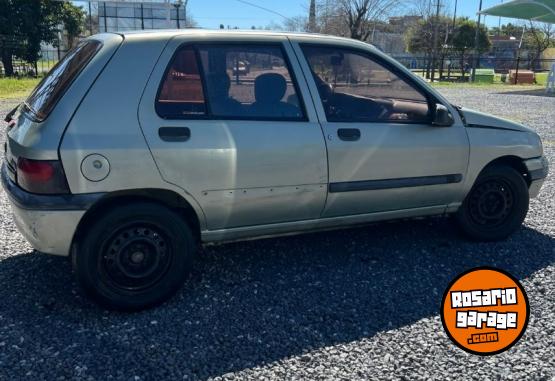 Autos - Renault Clio 1.9 1999 Diesel 250000Km - En Venta