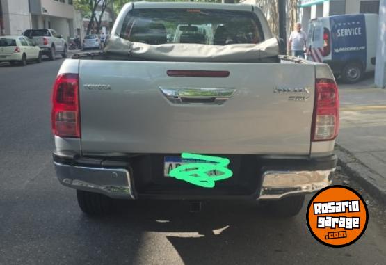 Camionetas - Toyota HILUX SRV 4X4 AUTOMATICA 2018 Diesel 237000Km - En Venta