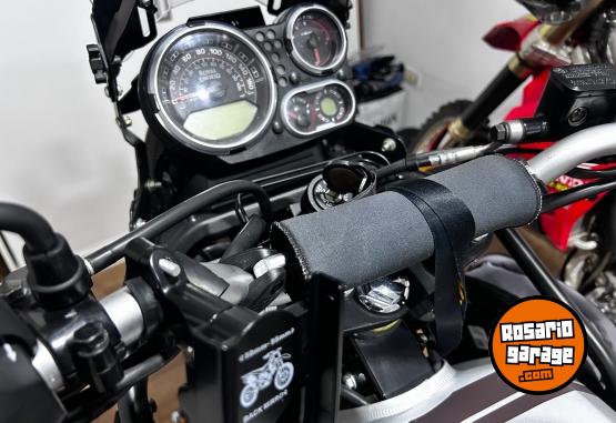 Motos - Royal Enfield Himalayan 2023 Nafta 25700Km - En Venta