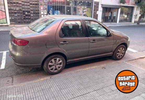Autos - Fiat SIENA 2014 GNC 302000Km - En Venta