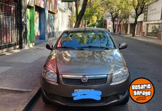 Autos - Fiat SIENA 2014 GNC 302000Km - En Venta