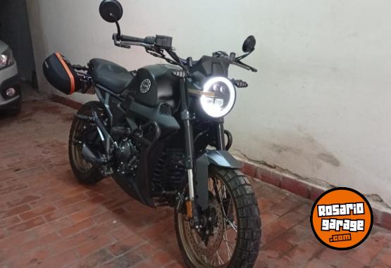Motos - Zontes G200 2025 Nafta 3500Km - En Venta