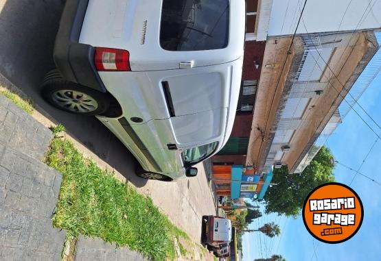 Utilitarios - Peugeot Partner 1.4 2017 gnc 2017 GNC 135000Km - En Venta