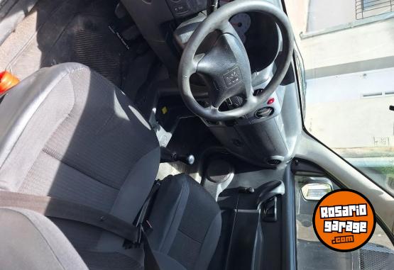 Utilitarios - Peugeot Partner 1.4 2017 gnc 2017 GNC 135000Km - En Venta