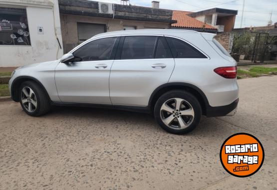 Autos - Mercedes Benz Glc 300 2018 Nafta 180000Km - En Venta