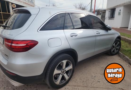 Autos - Mercedes Benz Glc 300 2018 Nafta 180000Km - En Venta