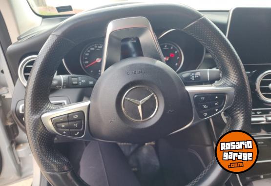 Autos - Mercedes Benz Glc 300 2018 Nafta 180000Km - En Venta