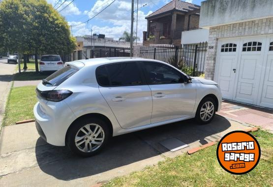 Autos - Peugeot 208 2023 Nafta 32000Km - En Venta