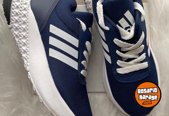 Indumentaria - Zapatillas niños varios modelos - En Venta