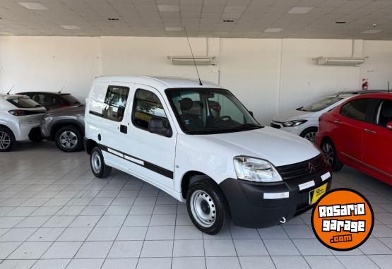 Utilitarios - Citroen Berlingo mixta 2023 Nafta 30000Km - En Venta