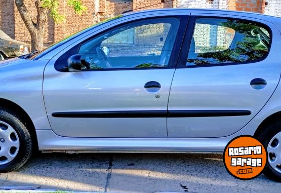 Autos - Peugeot 206 generation 2010 Nafta 41000Km - En Venta