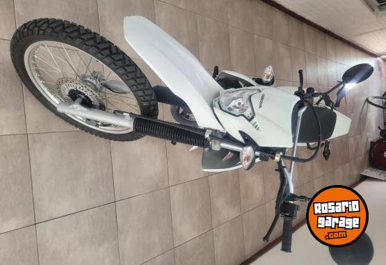 Motos - Honda XR 250 TORNADO 2023 Nafta 3300Km - En Venta