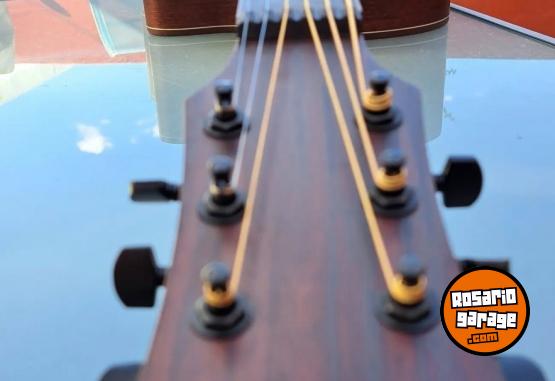 Instrumentos Musicales - Vendo guitarra electroacustica parquer como nueva - En Venta