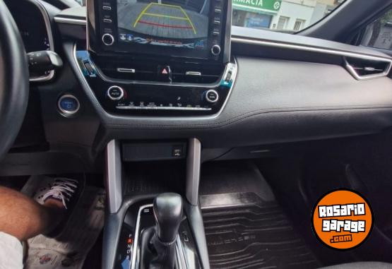 Autos - Toyota Corolla cross hybrid seg 2022 Electrico / Hibrido 30000Km - En Venta