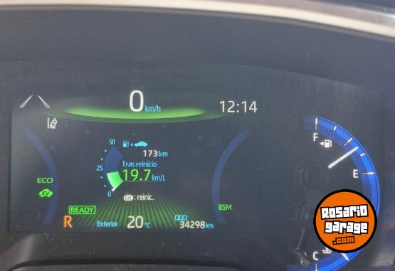 Autos - Toyota Corolla cross hybrid seg 2022 Electrico / Hibrido 30000Km - En Venta