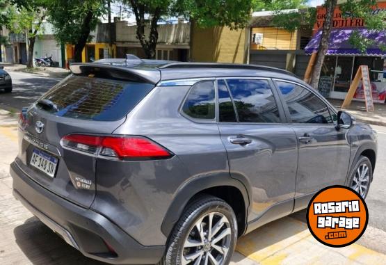 Autos - Toyota Corolla cross hybrid seg 2022 Electrico / Hibrido 30000Km - En Venta