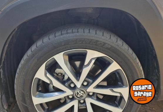 Autos - Toyota Corolla cross hybrid seg 2022 Electrico / Hibrido 30000Km - En Venta