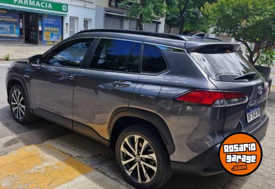 Autos - Toyota Corolla cross hybrid seg 2022 Electrico / Hibrido 30000Km - En Venta
