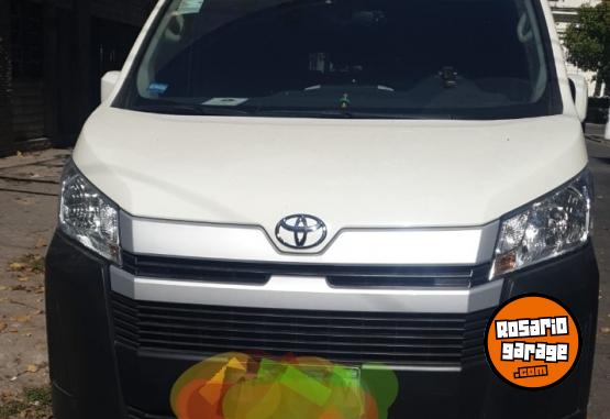 Utilitarios - Toyota H2L2 2023 Diesel 9200Km - En Venta