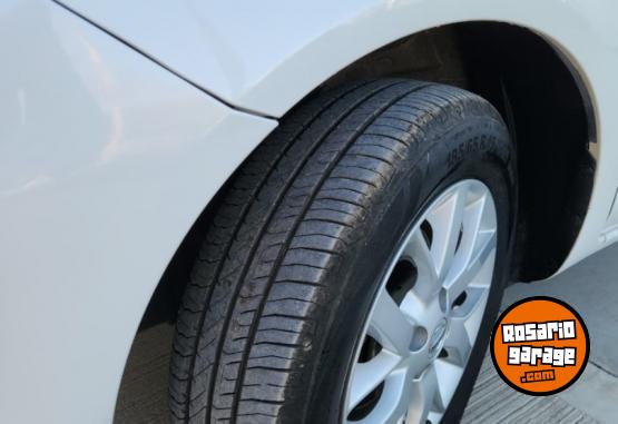 Autos - Nissan Nissan Versa Advance AT 2021 Nafta 28000Km - En Venta