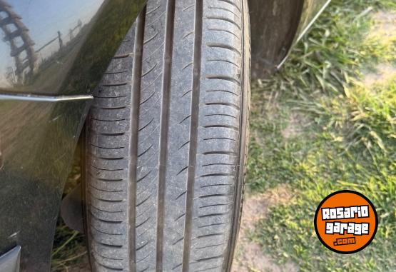 Autos - Volkswagen Voyage 2011 Nafta 185000Km - En Venta