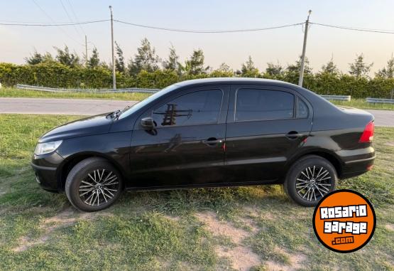 Autos - Volkswagen Voyage 2011 Nafta 185000Km - En Venta