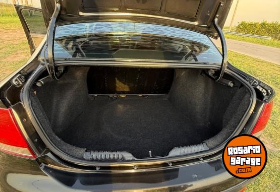 Autos - Volkswagen Voyage 2011 Nafta 185000Km - En Venta