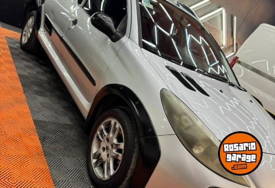 Camionetas - Peugeot Hoggar escapade 2012 Nafta 165000Km - En Venta