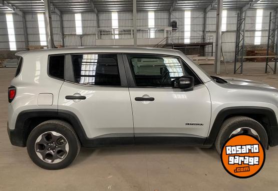 Camionetas - Jeep RENEGADE 1.8 2016 Nafta 122000Km - En Venta