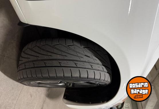 Accesorios para Autos - Cubiertas BUEN ESTADO 245 / 45 / 18 - En Venta