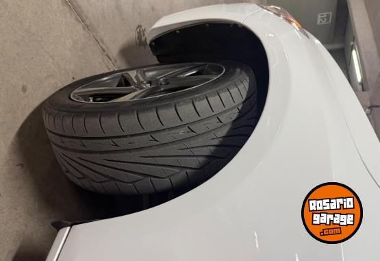 Accesorios para Autos - Cubiertas BUEN ESTADO 245 / 45 / 18 - En Venta