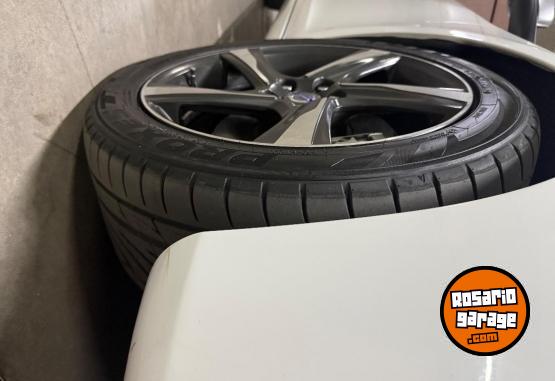 Accesorios para Autos - Cubiertas BUEN ESTADO 245 / 45 / 18 - En Venta