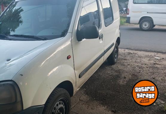 Utilitarios - Renault 2002, 1.9 diesel 5 asient 2002 Diesel 300000Km - En Venta