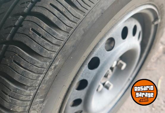 Utilitarios - Renault 2002, 1.9 diesel 5 asient 2002 Diesel 300000Km - En Venta