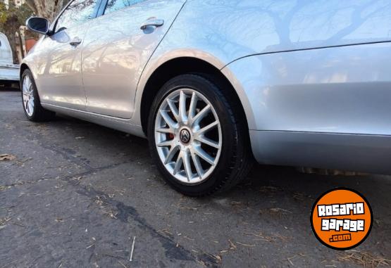Autos - Volkswagen Vento 2.0 fsi elegance 2009 Nafta 135000Km - En Venta