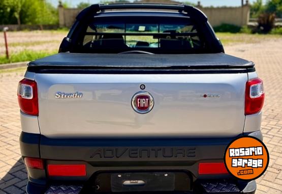 Utilitarios - Fiat Strada Adventure Locker 2018 GNC 111111Km - En Venta