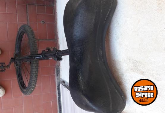 Deportes - Monociclo funda para guitarra criolla porta cd y tulipas de luz - En Venta