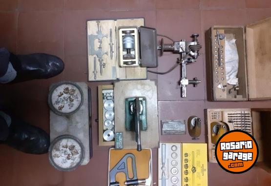 Otros - porta cd y botella de ginebra guitarra y tocadisco y repuestos de guitarra criolla - En Venta