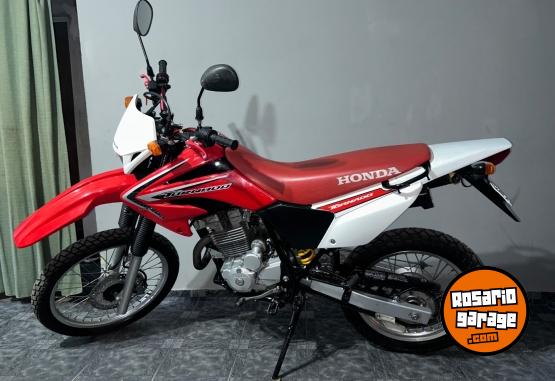 Motos - Honda Tornado 2014 Nafta 8000Km - En Venta