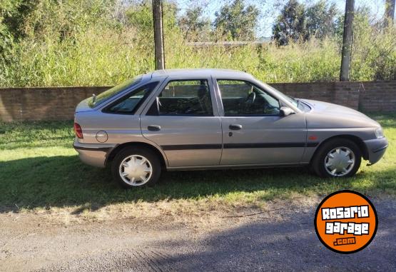 Autos - Ford Escort 1998 Nafta 92000Km - En Venta