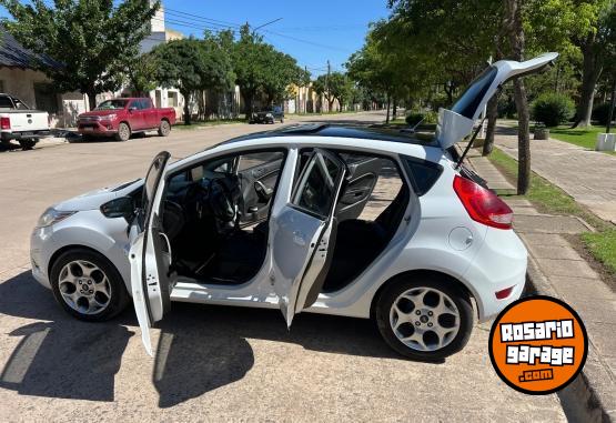 Autos - Ford Fiesta kinetick titanium 2013 Nafta 158000Km - En Venta