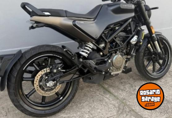 Motos - Husqvarna Svartpilen 200 2023 Nafta 6000Km - En Venta