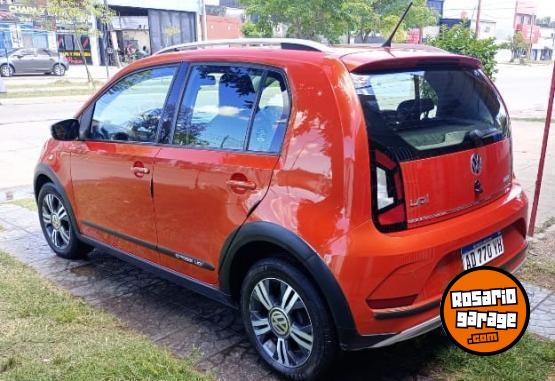 Autos - Volkswagen Cross up 2019 Nafta 107000Km - En Venta