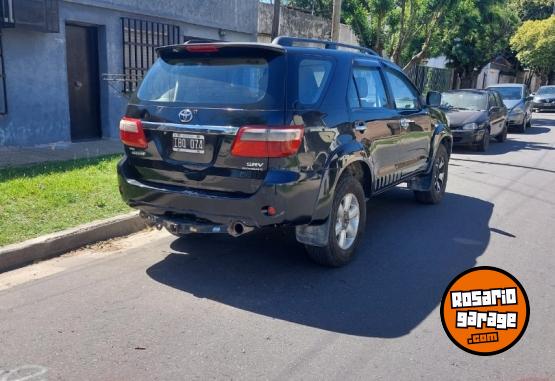 Camionetas - Toyota Hilux sw4 4x4 automatica 2009 Diesel 340000Km - En Venta