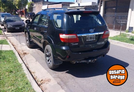 Camionetas - Toyota Hilux sw4 4x4 automatica 2009 Diesel 340000Km - En Venta